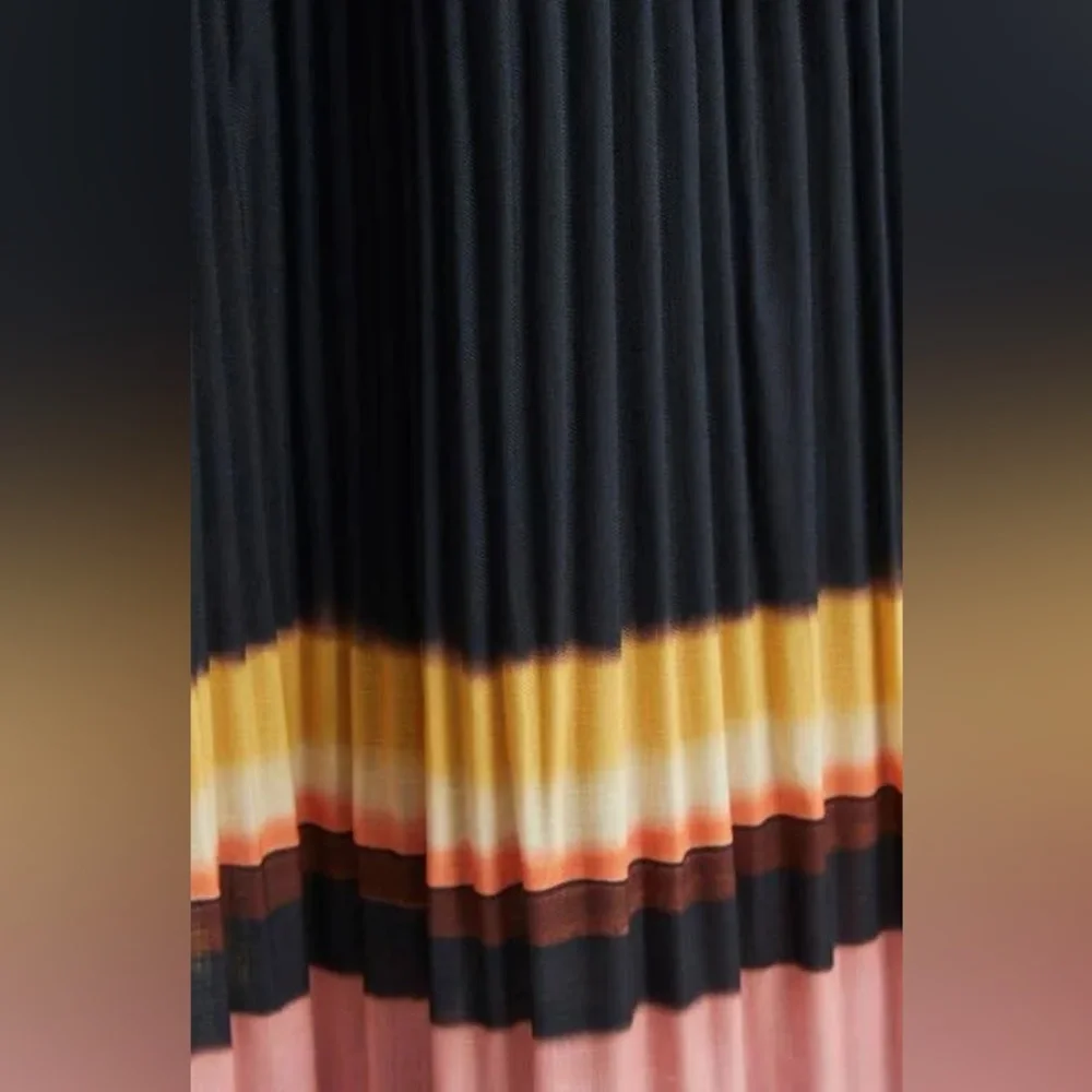 A.L.C. Everly Pleated Gown. Sz: 6 - Picture 6 of 7